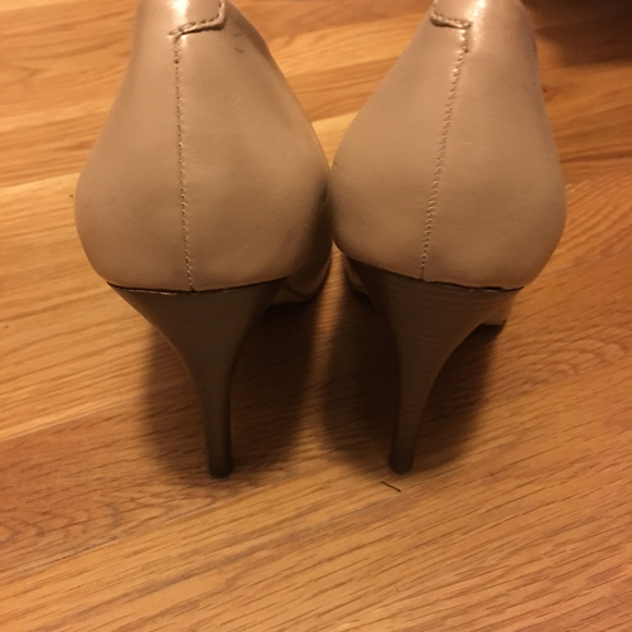 Jessica Simpson Leather Peep Toe Heel - Picture 3 of 7